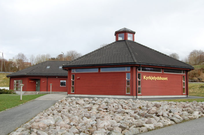 Kyrkjelydshuset_ved_Alversund_kyrkje